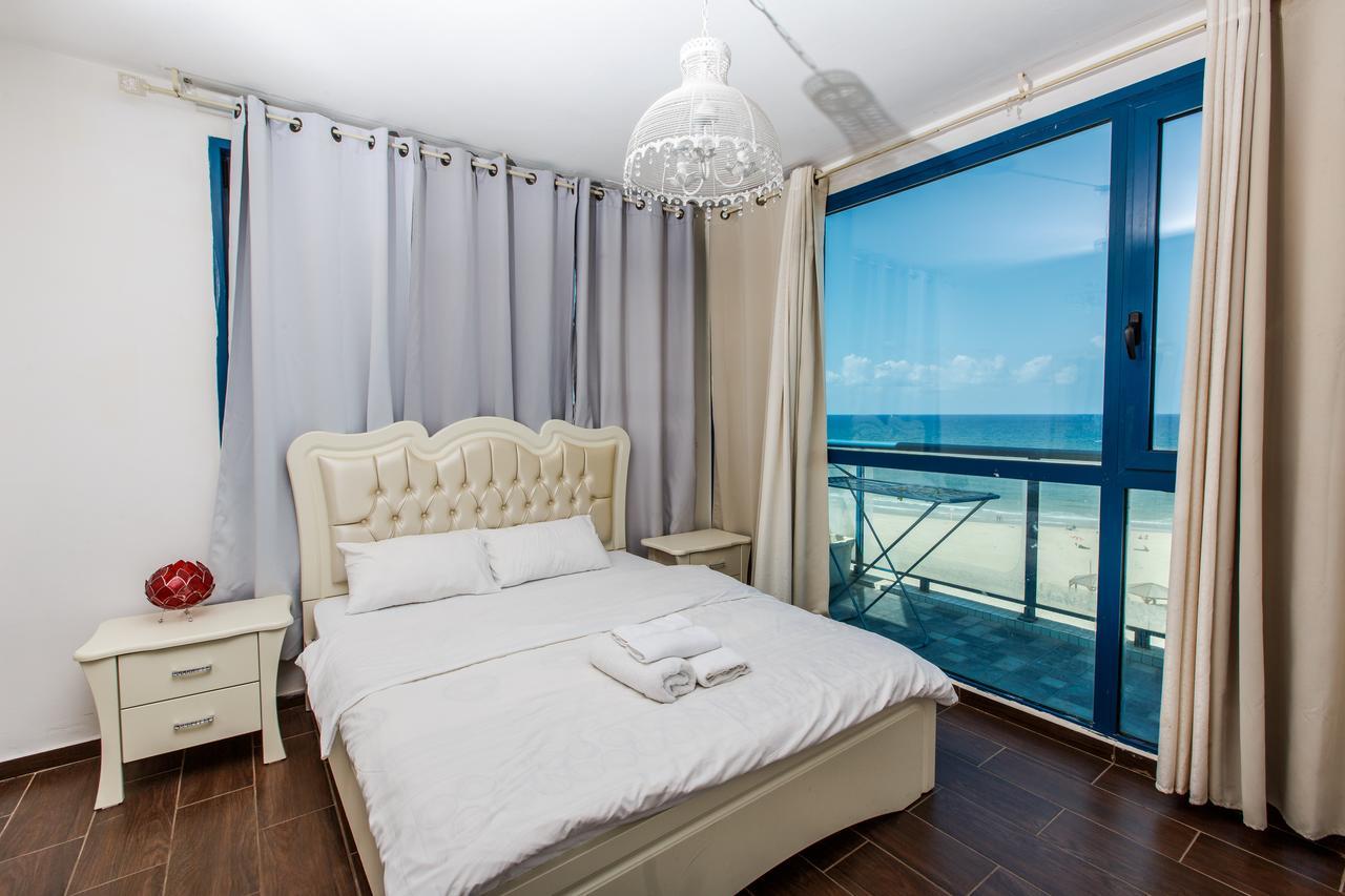 Ocean Front Apartments First Line To The Beach Tel Aviv Exteriör bild