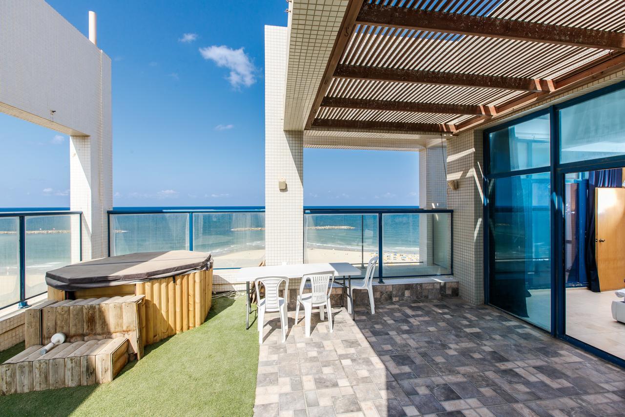 Ocean Front Apartments First Line To The Beach Tel Aviv Exteriör bild