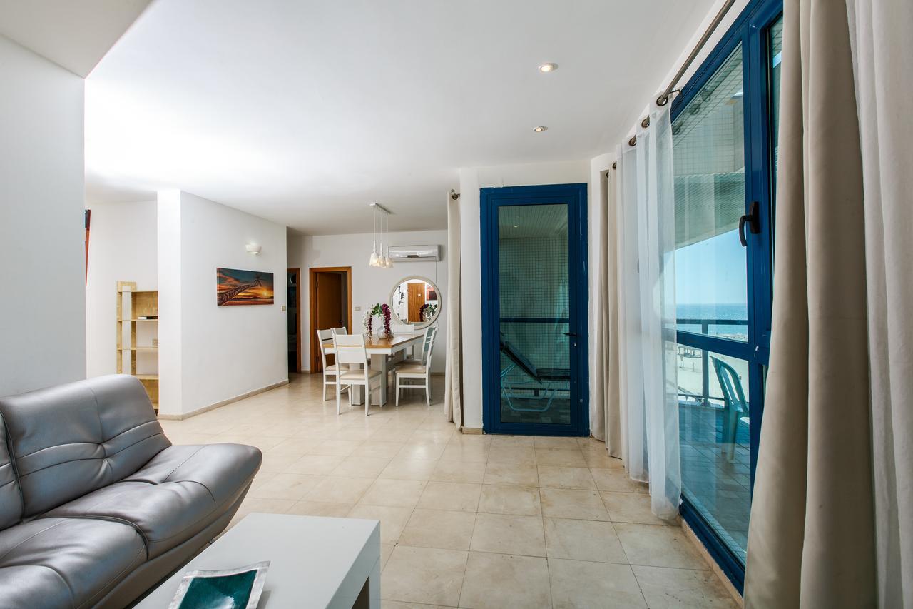 Ocean Front Apartments First Line To The Beach Tel Aviv Exteriör bild