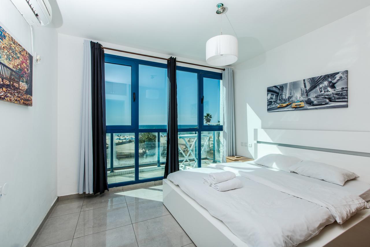 Ocean Front Apartments First Line To The Beach Tel Aviv Exteriör bild