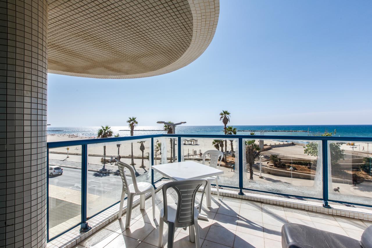 Ocean Front Apartments First Line To The Beach Tel Aviv Exteriör bild