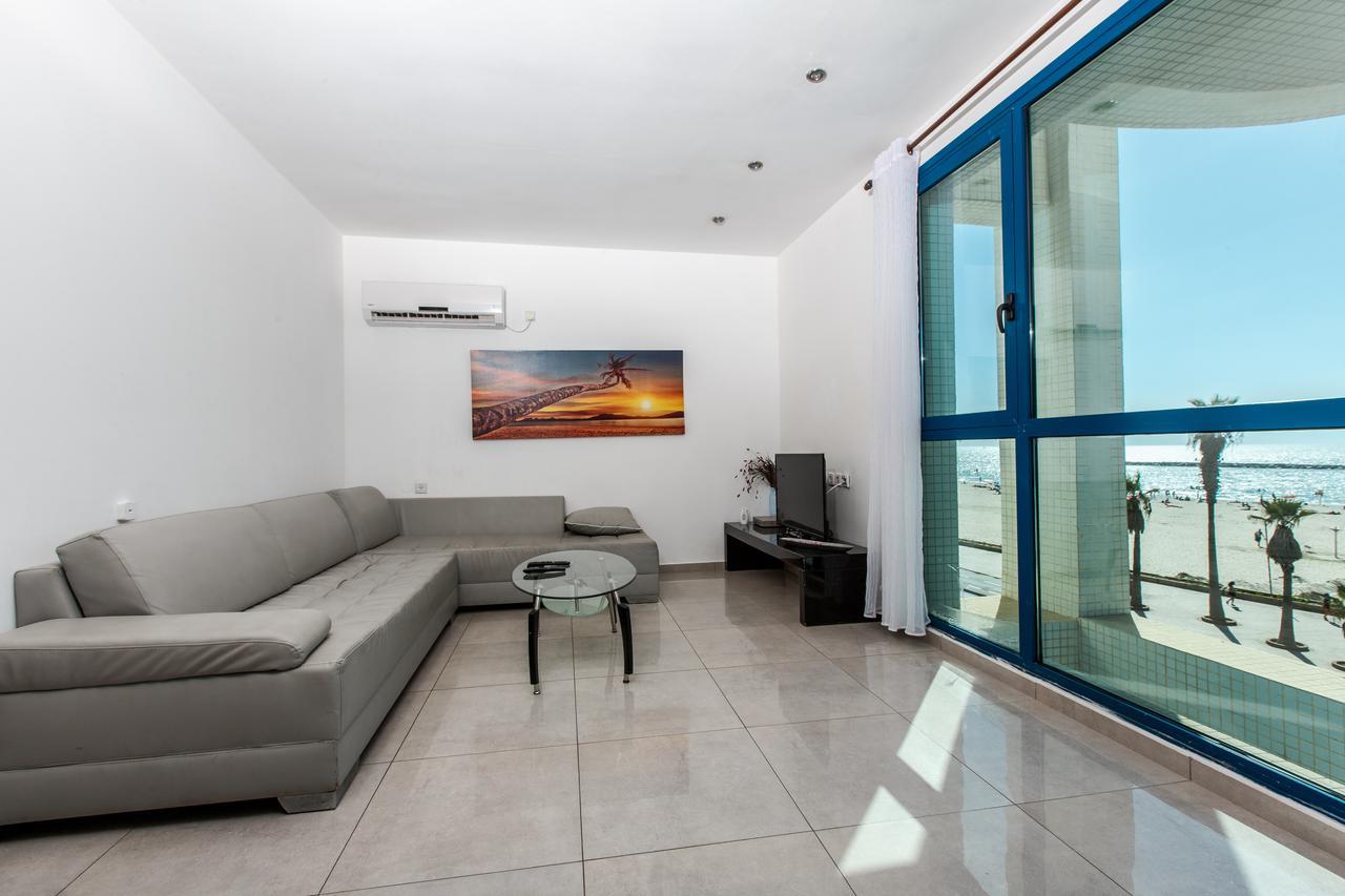 Ocean Front Apartments First Line To The Beach Tel Aviv Exteriör bild
