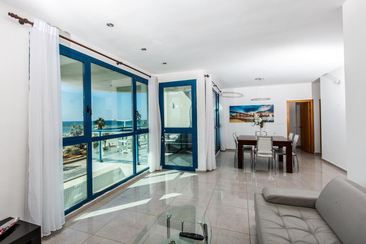 Ocean Front Apartments First Line To The Beach Tel Aviv Exteriör bild