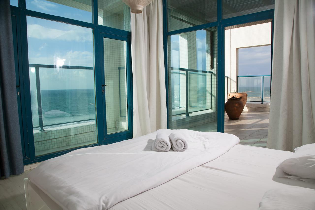 Ocean Front Apartments First Line To The Beach Tel Aviv Exteriör bild
