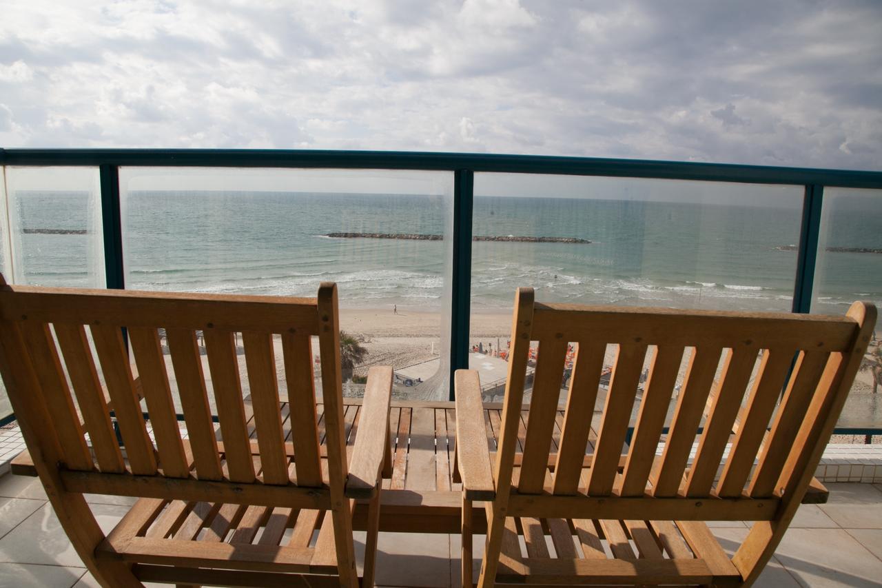 Ocean Front Apartments First Line To The Beach Tel Aviv Exteriör bild