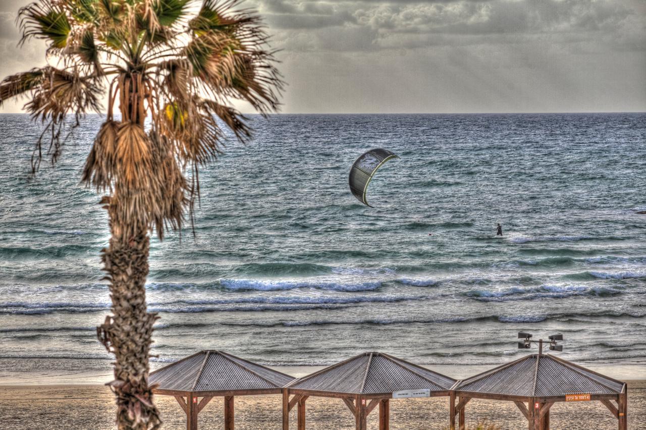 Ocean Front Apartments First Line To The Beach Tel Aviv Exteriör bild