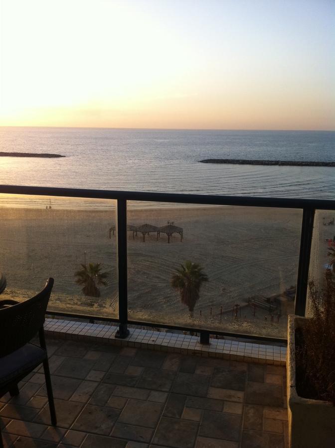 Ocean Front Apartments First Line To The Beach Tel Aviv Exteriör bild